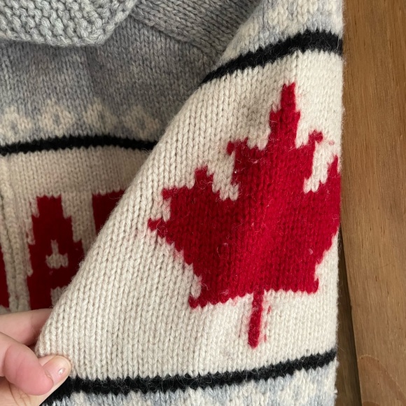 Hudson Bay Vancouver Olympic wool sweater - Picture 4 of 7